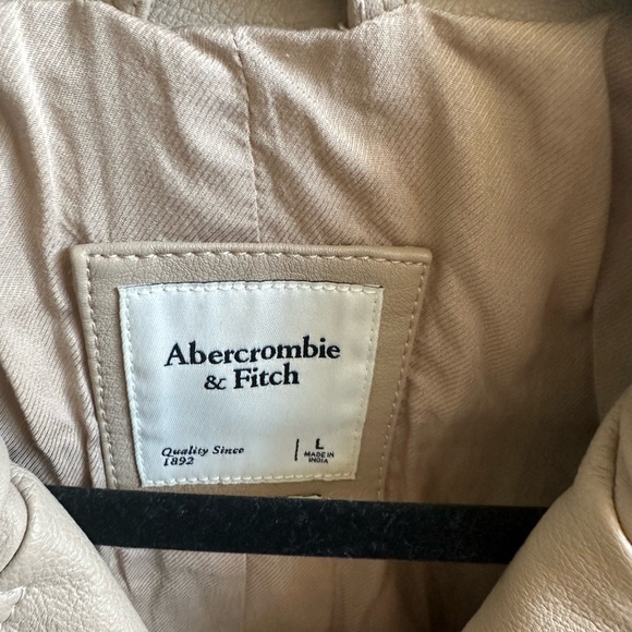 Jacket - Picture 2 of 4